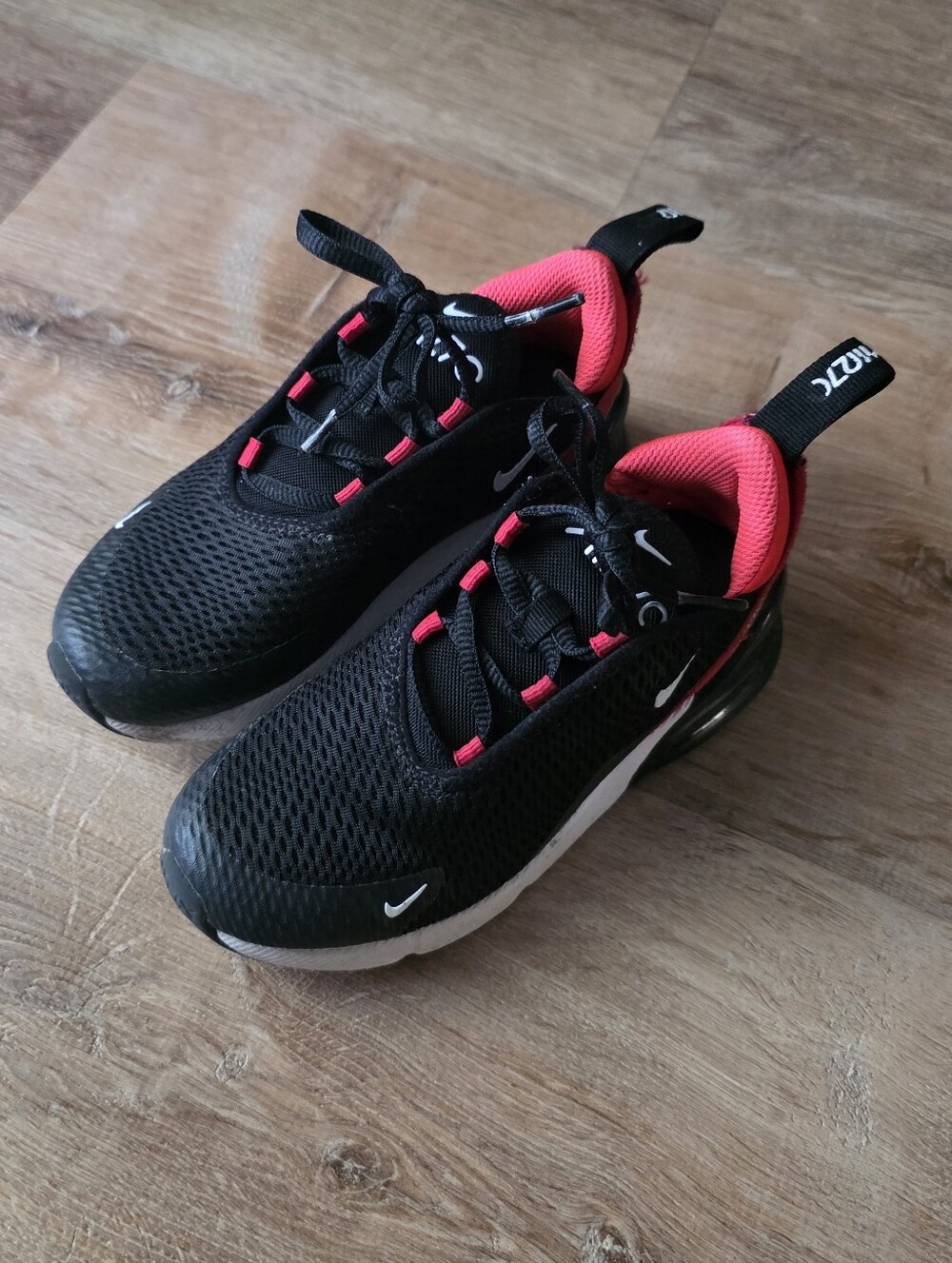 Nike 270 Kids Size 11C Red Black
